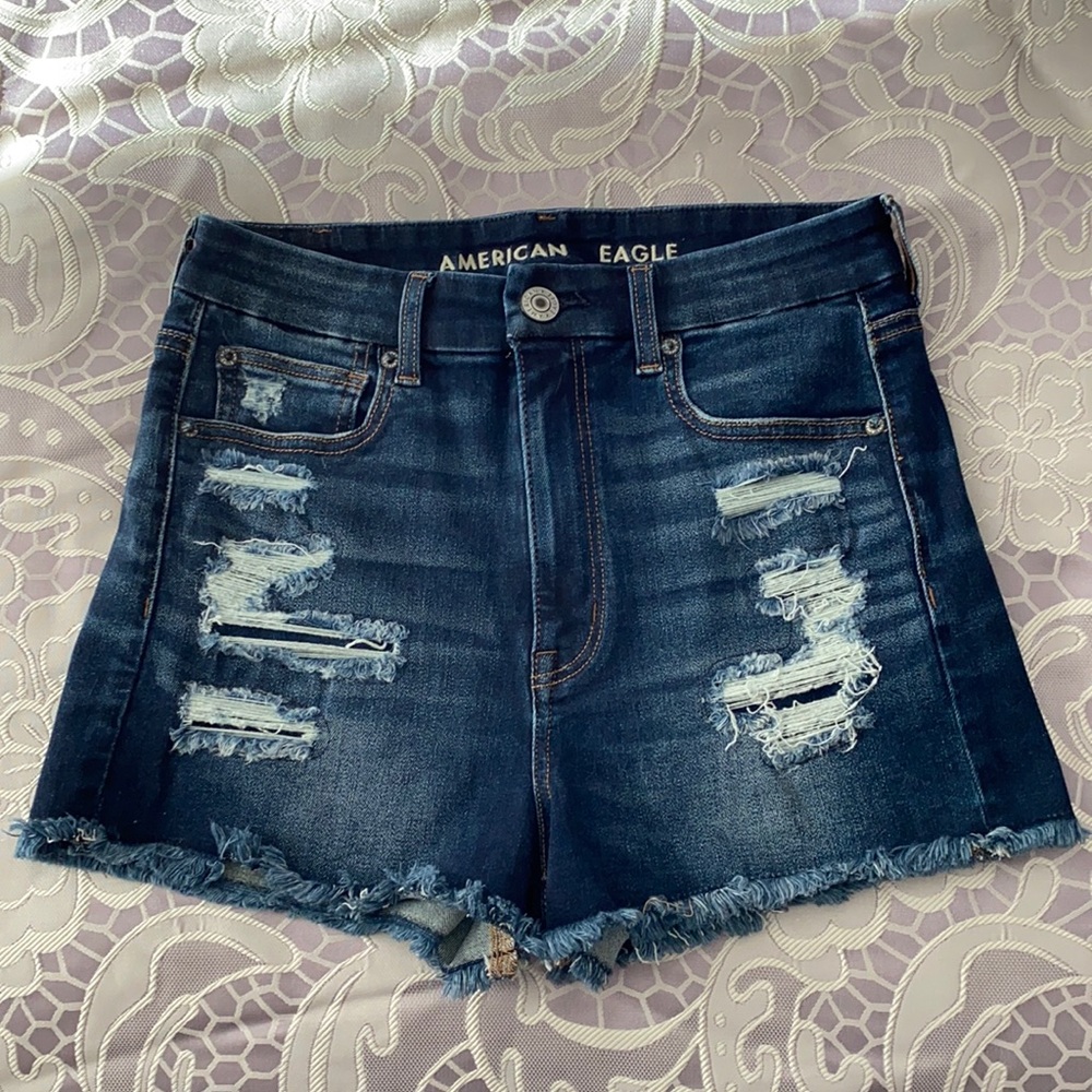 Size 6 American Eagle shorts!